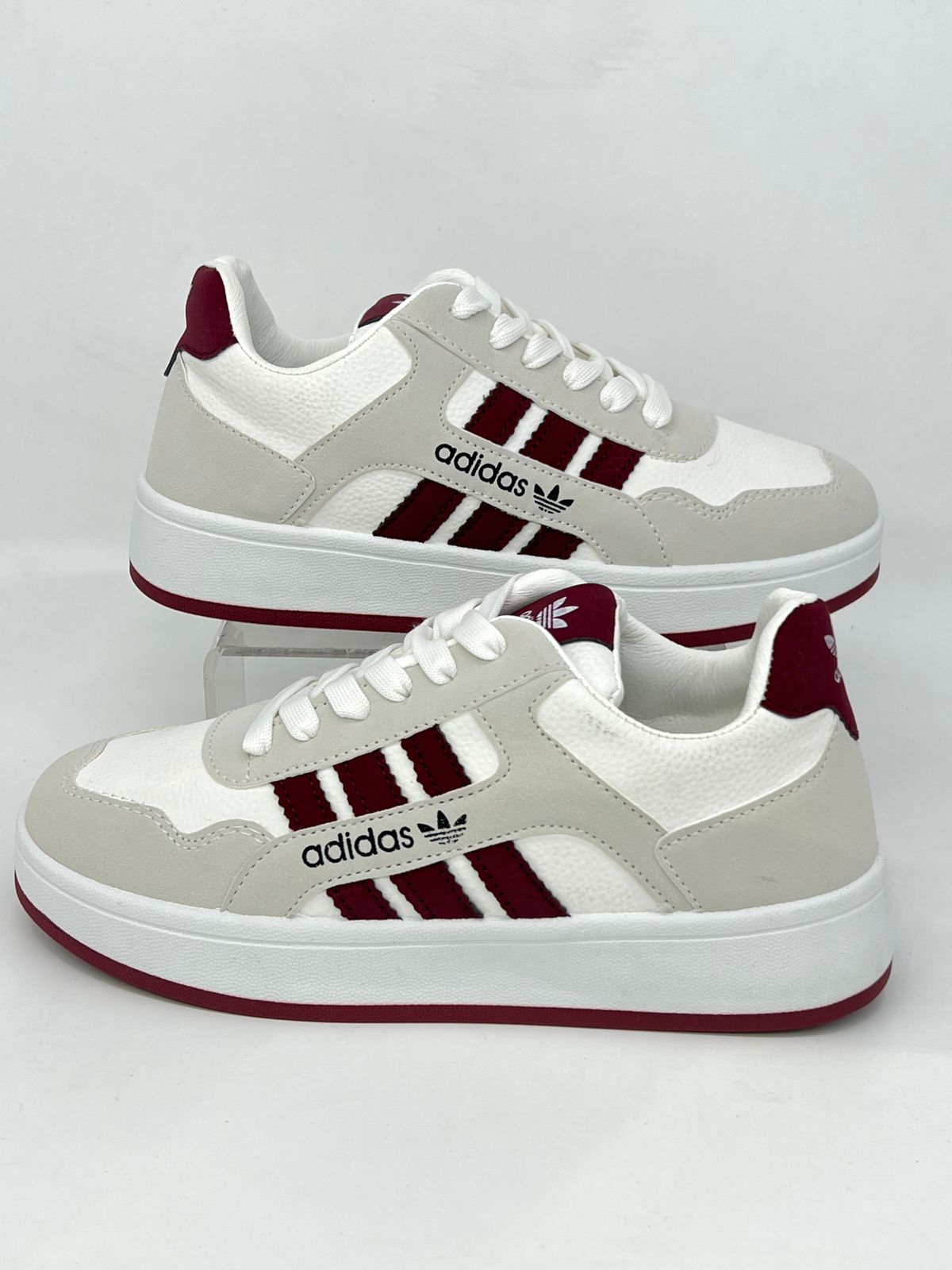 كوتشي أديداس كاجوال كلاسيك (سنيكرز) - شياكة وراحة لأي خروجة!