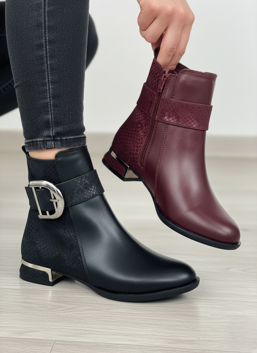 بوت نسائي أنيق قصير جلد الثعبان لون أسود كلاسيك - إبزيم فضي