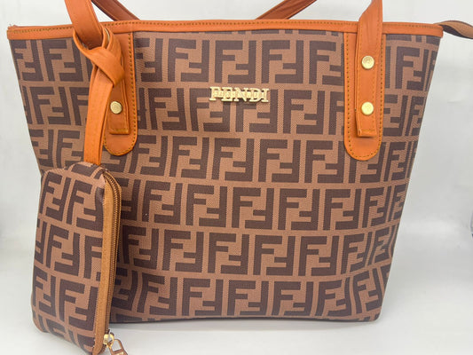 "شنطة توت باج حريمي كبيرة - لوجو Fendi Style - عملية وشيك (بـ محفظة)"