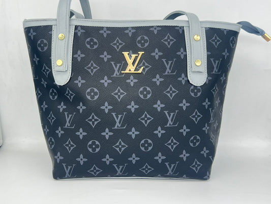 "شنطة توت باج حريمي كبيرة - لوجو LV Style - عملية وألوان مميزة (مع محفظة)"