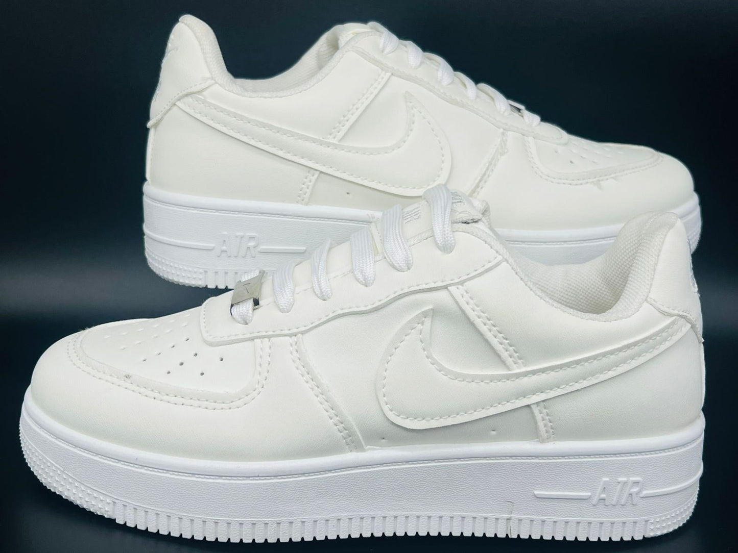 كوتشي إير فورس حريمي أبيض و اسود  2026 احدث صيحات الموضة