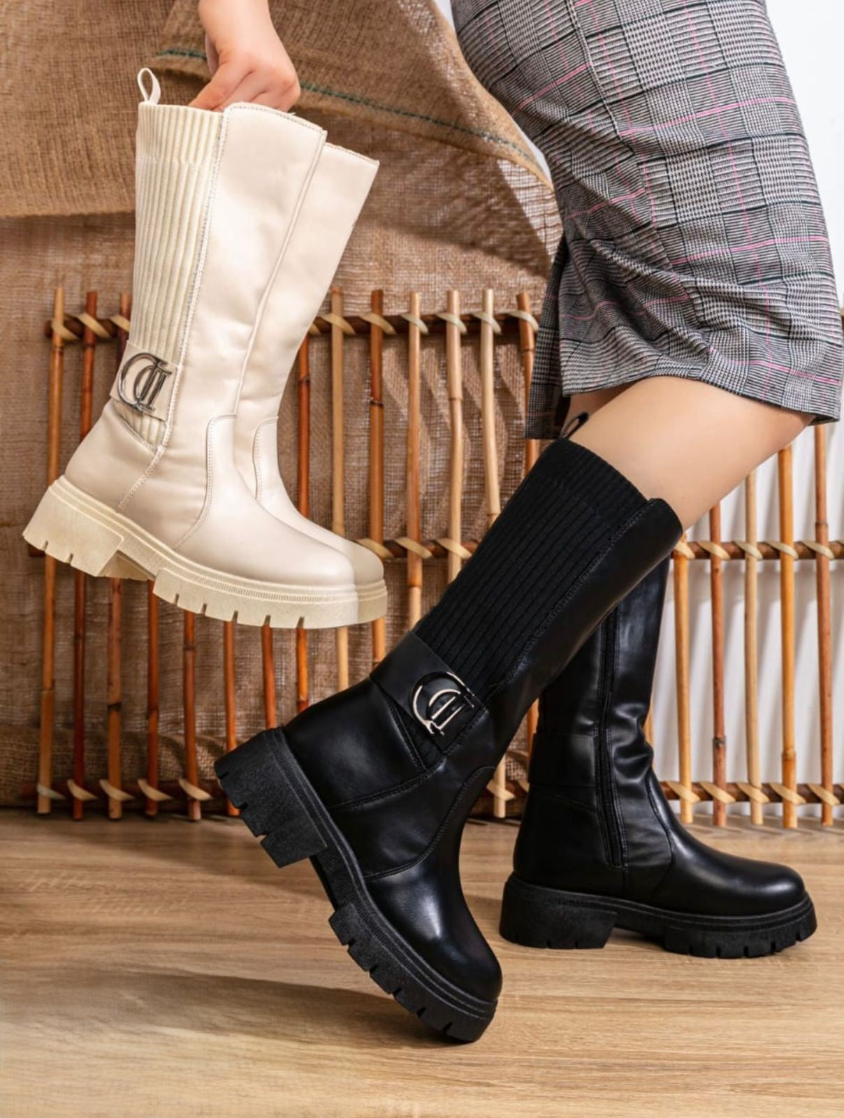 بوت طويل أسود جلد ونعل مطاطي عريض - مزود بحزام وأبزيم معدني