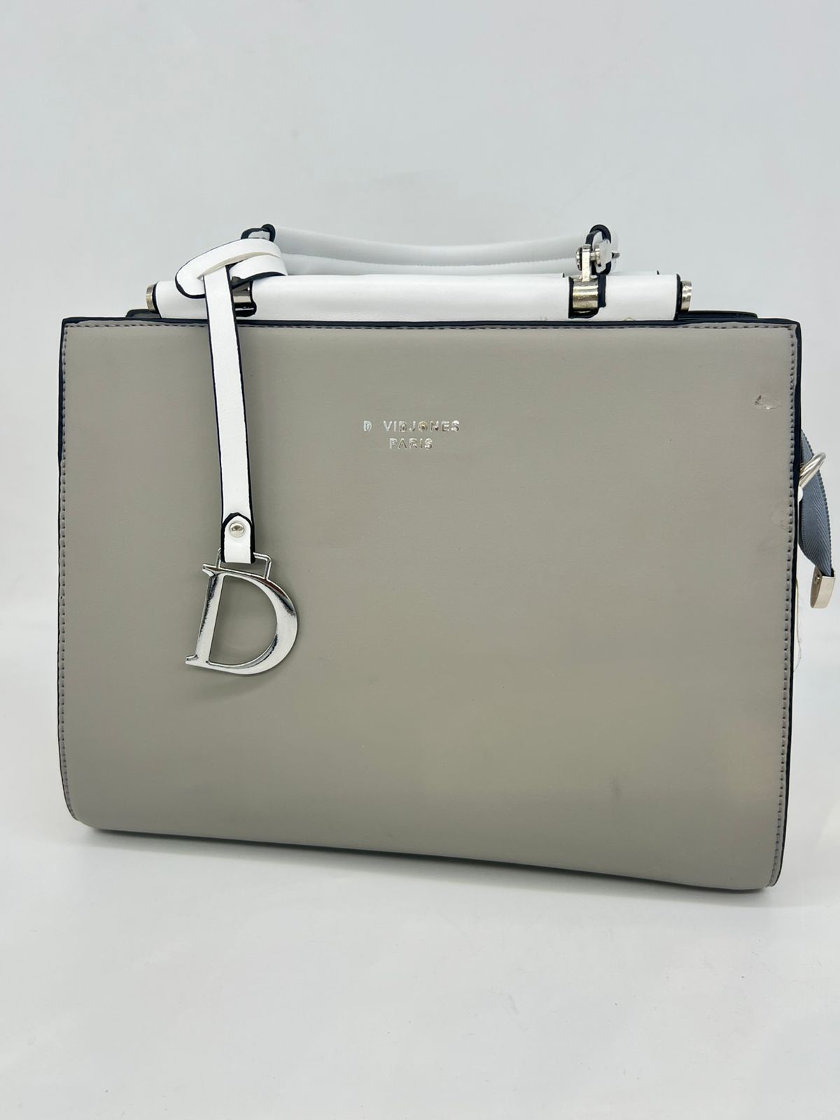 شنطة العمل والجامعة: أناقة جلدية متعددة الألوان