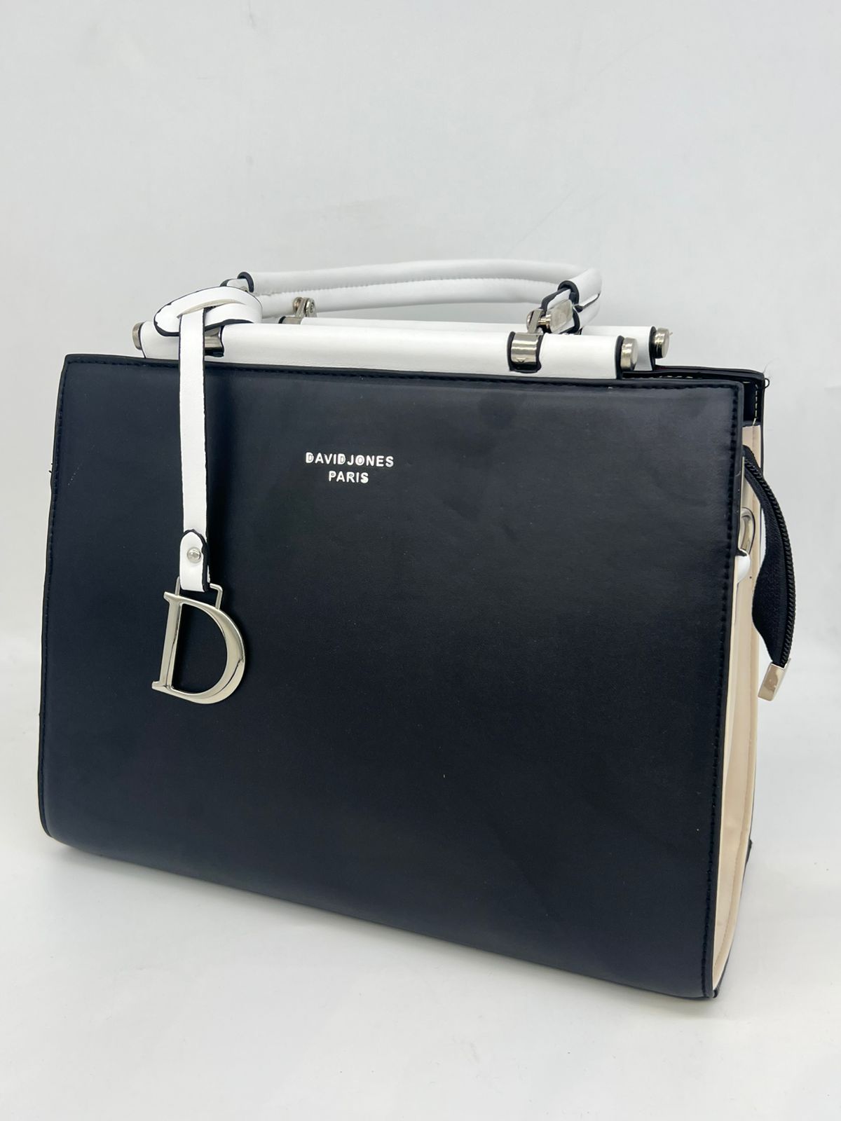 شنطة العمل والجامعة: أناقة جلدية متعددة الألوان