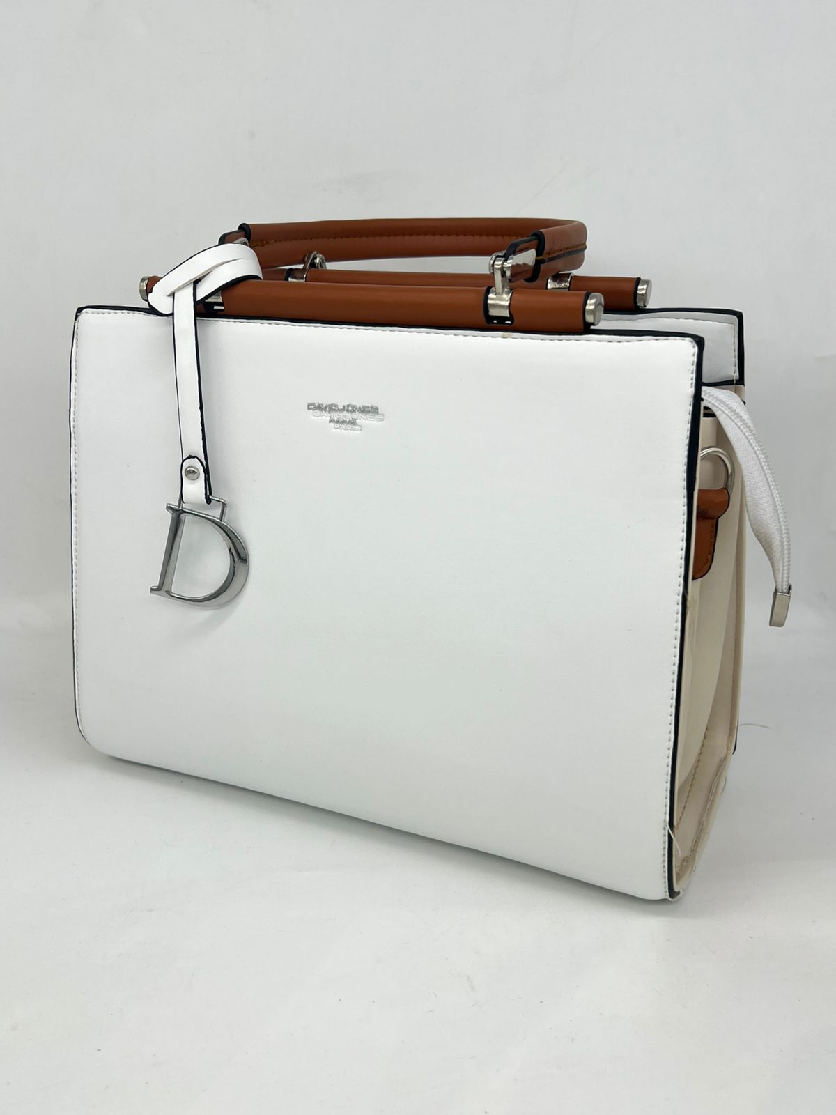 شنطة العمل والجامعة: أناقة جلدية متعددة الألوان