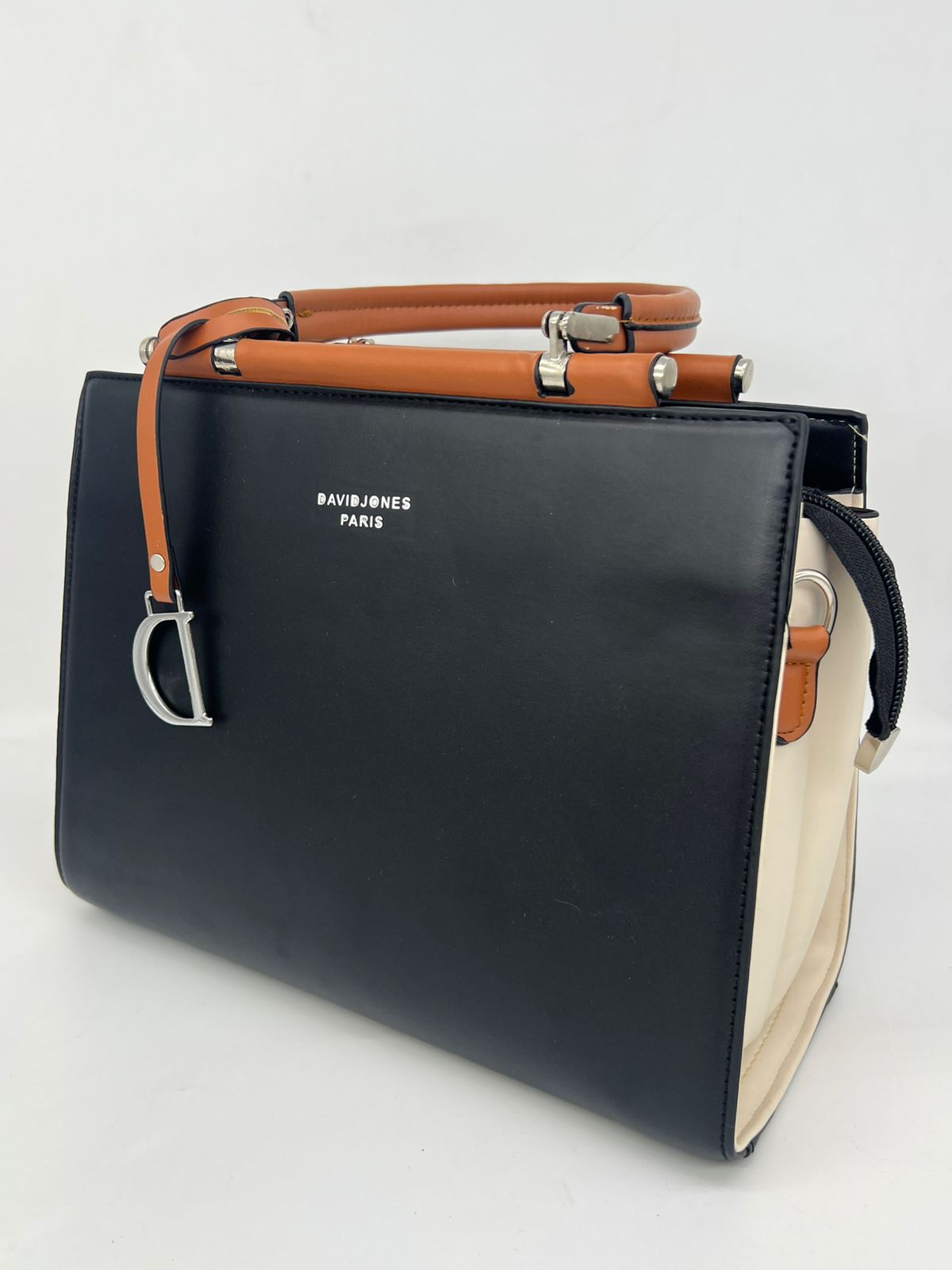 شنطة العمل والجامعة: أناقة جلدية متعددة الألوان