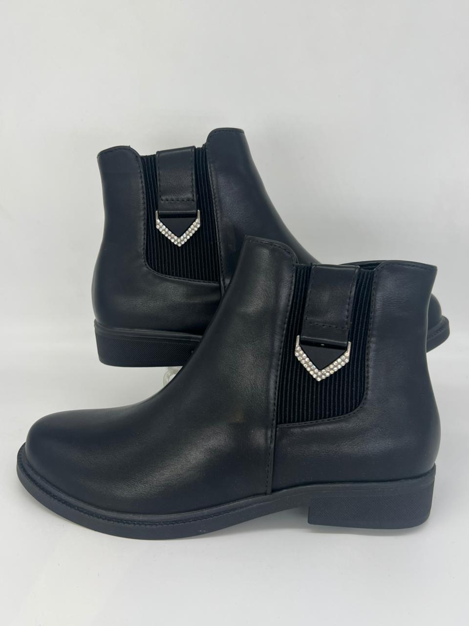 البوت الشتوي (Ankle Boot - Flat - بـ قطعة ماس)