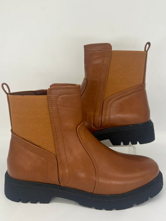 "بوت حريمي شتوي (Combat/Chelsea) - جلد سميك ونعل عريض لستايل قوي!"