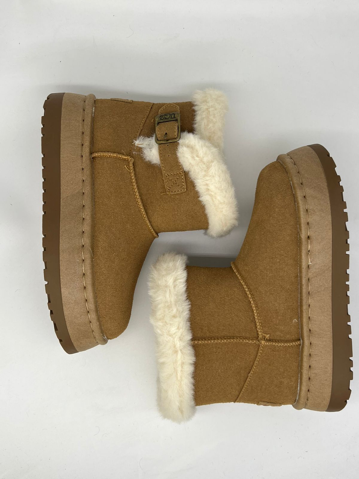 بوت شتوي قصير حريمي فرو مبطن - تصميم عصري بكعب سميك مريح