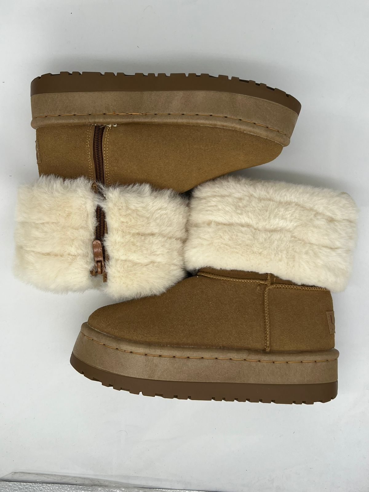 راحة لا تُضاهى: البوت الشتوي الكلاسيكي بنعل المشي